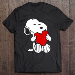snoopy hugging a heart